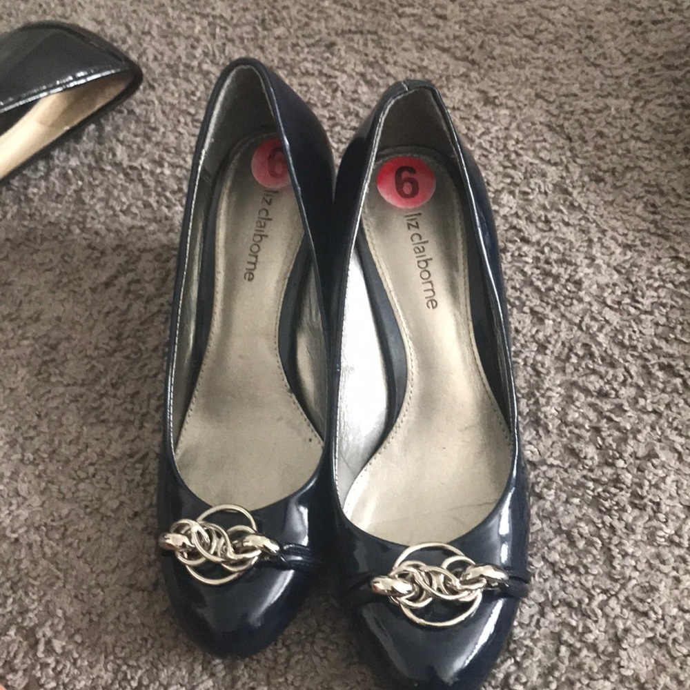 Varieties of dress shoes/sandals - Picture 11 of 16